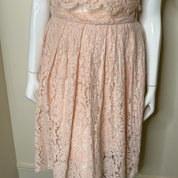 ASOS Pink Lace Dress with Sheer peekaboo waist, size 12 - Picture 3 of 10